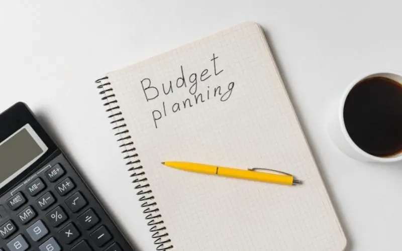 advantages and disadvantages of budgeting